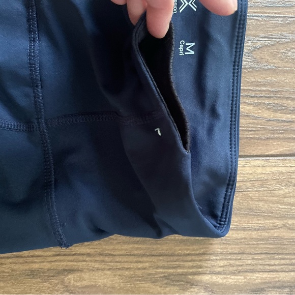 NWOT Capri Pants Navy Blue - Picture 4 of 6